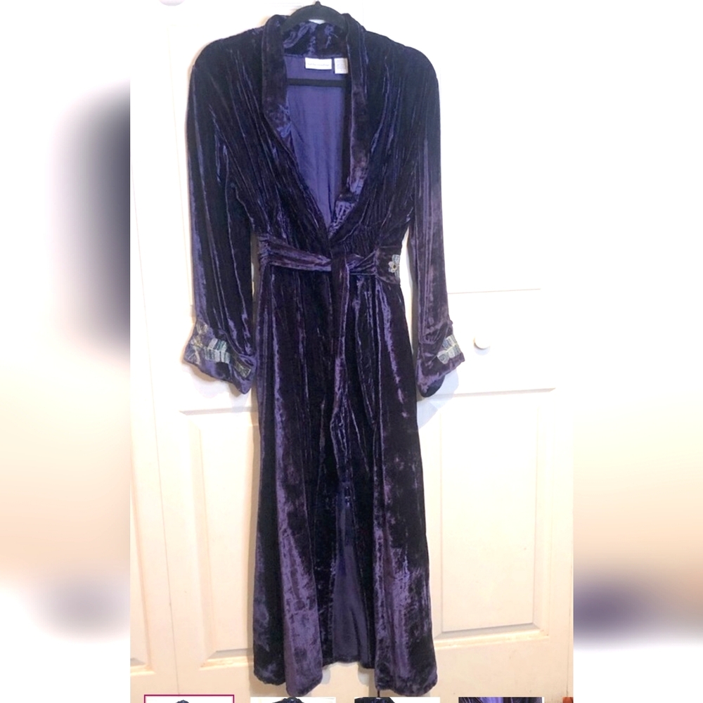 Soft Surroundings Deep Crushed Velvet Embroidered Robe - Picture 1 of 8